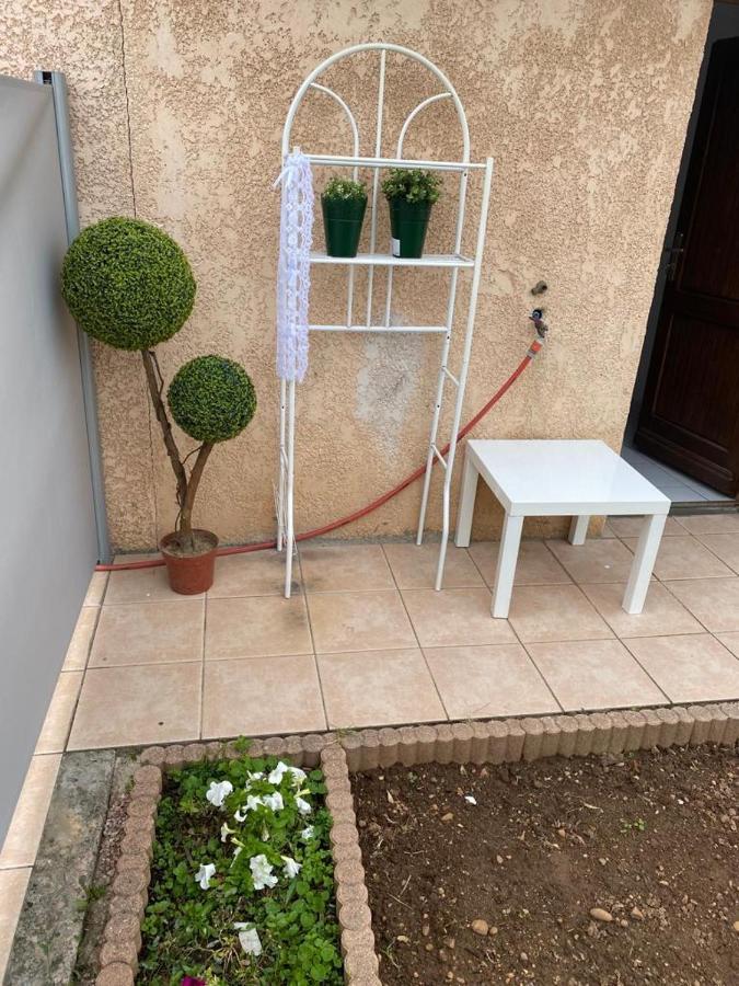 - Carré De Soie En Velin Appartement Vaulx-en-Velin